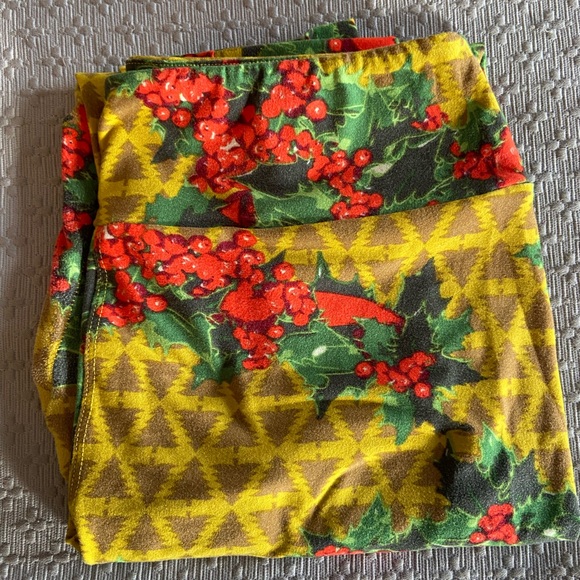 4 pairs of one size lularoe leggings - Picture 4 of 5